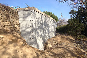 Construction d'un mur de soutènement