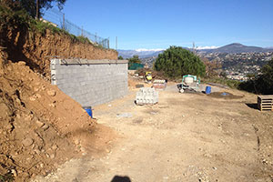 Construction d'un mur en agglo à bancher