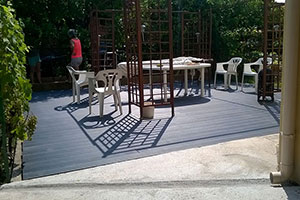 Terrasse en lame composite sur plots